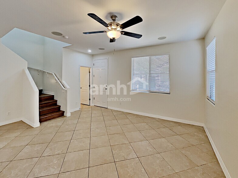 Building Photo - 3843 E Santa Fe Ln