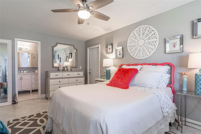 Building Photo - 1130 Cir Terrace W