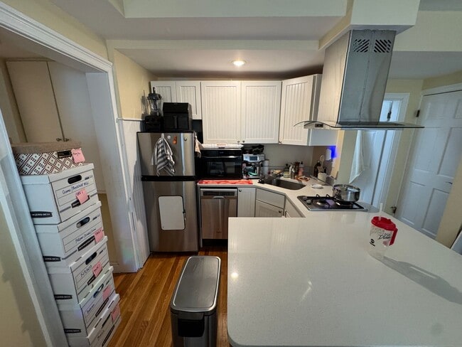 Building Photo - Cambridge one bed... SEPT 1st Move in!!!