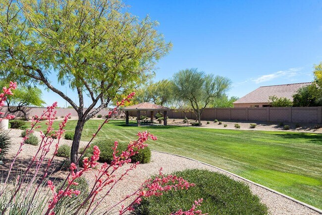 Building Photo - 4715 E Briarwood Terrace