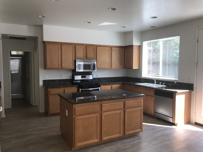 Building Photo - Cul-De-Sac Murrieta Beauty