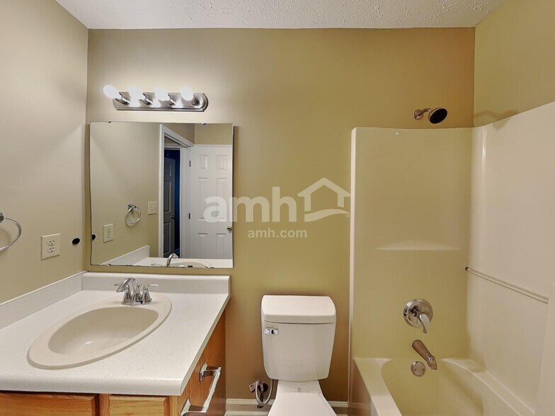 Building Photo - 8749 Trumpeter Dr