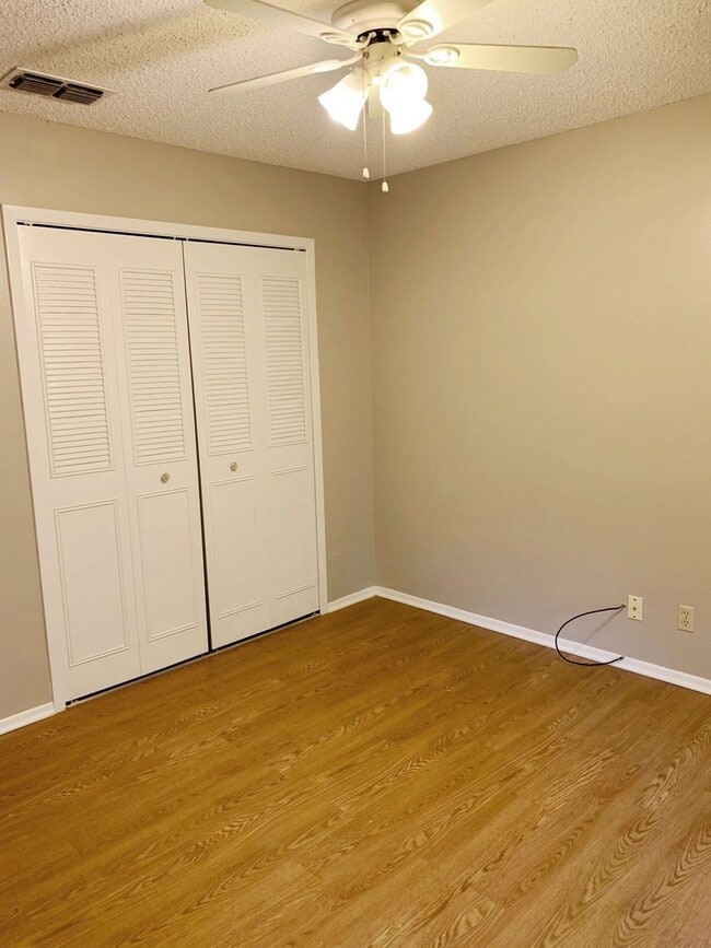 Building Photo - South Tyler! Lovely 3 Bedroom, 2 Bath Home...