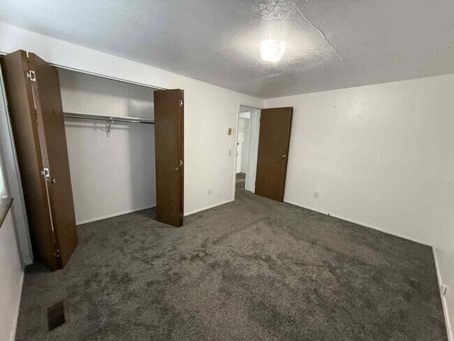 Building Photo - Duplex