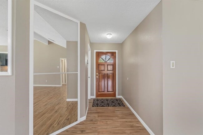 Building Photo - 19511 Westhaven Dr