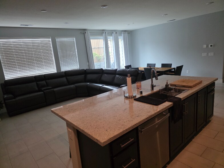 Building Photo - 2442 F St