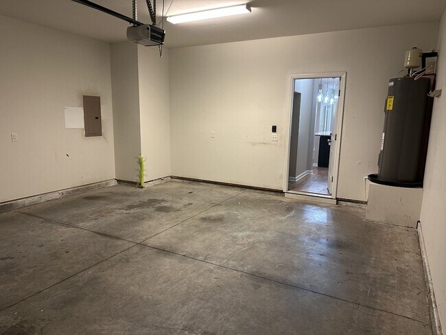 Building Photo - 48 Bellasera Wy