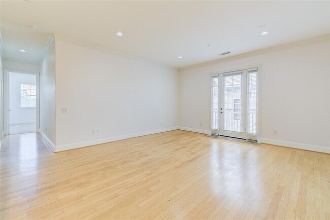 Building Photo - 7134 Mapleridge St