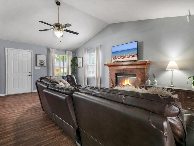 Building Photo - 1572 Cinnamon Bear Cir