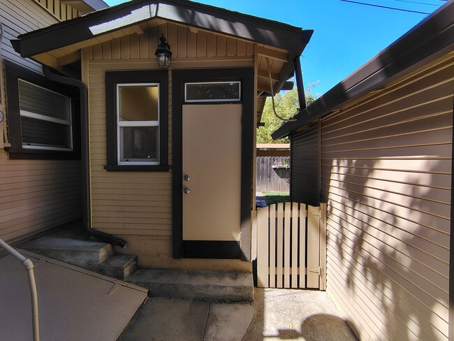 Building Photo - 701 Tuolumne Blvd