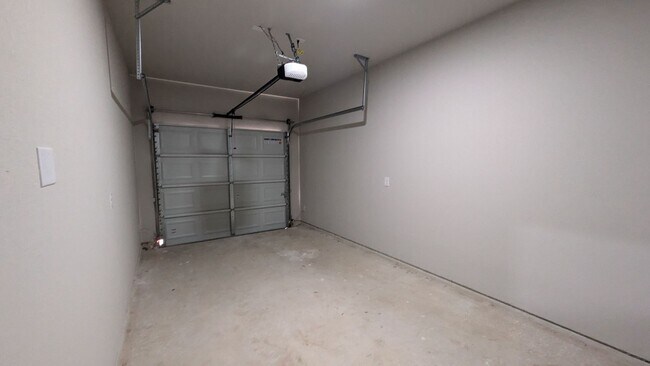 Building Photo - 5330 Lisa Pt