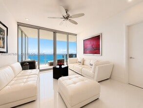 Building Photo - 17121 Collins Ave