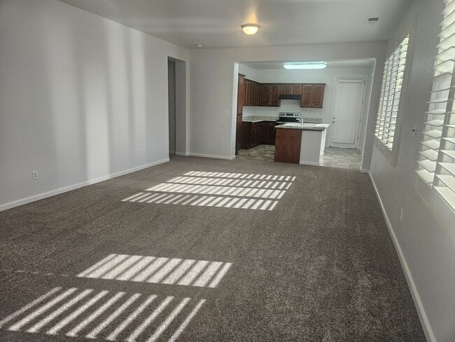 Building Photo - GORGEOUS 2009 Home - Just $2,250/month, 3/...