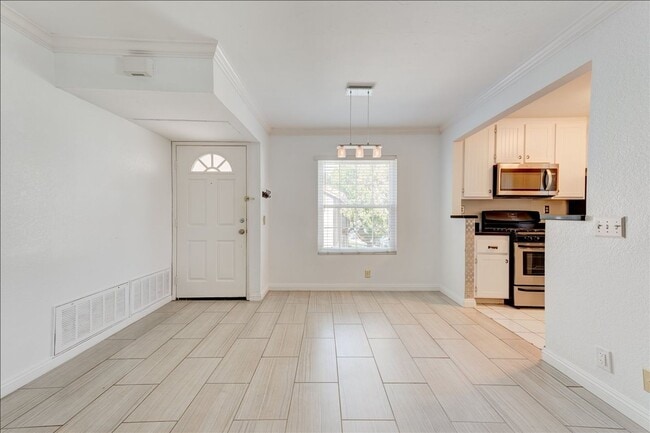 Building Photo - 10878 Aderman Ave