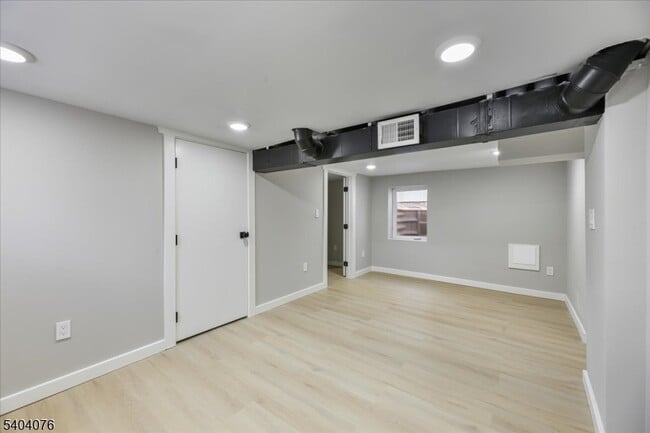 Building Photo - 143 Johnston Ave