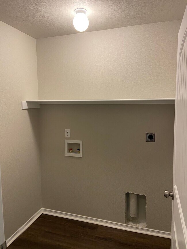 Building Photo - 3829 Travers Ln