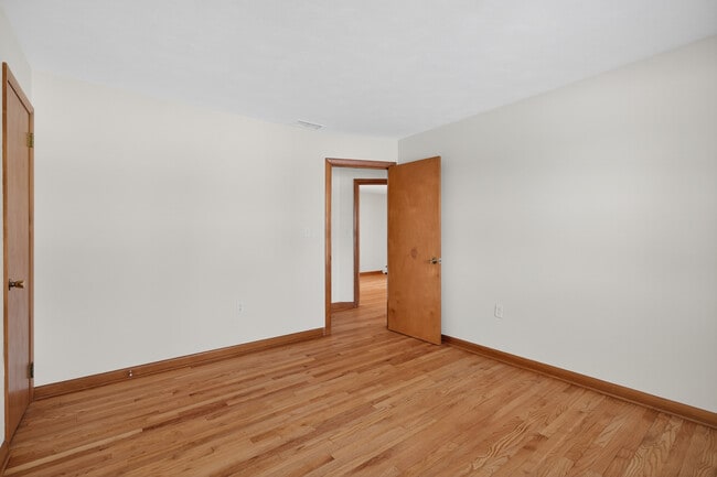 Building Photo - 9 Harbor View S