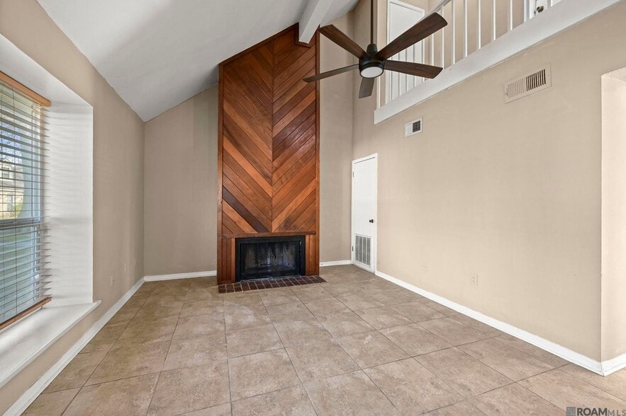 Building Photo - 1412 Sharlo Ave