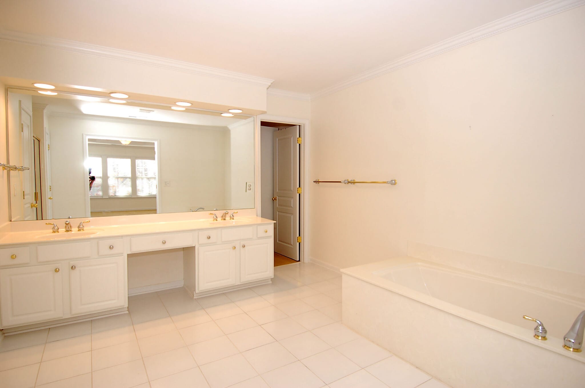 Building Photo - 3611 Lion Ridge Ct
