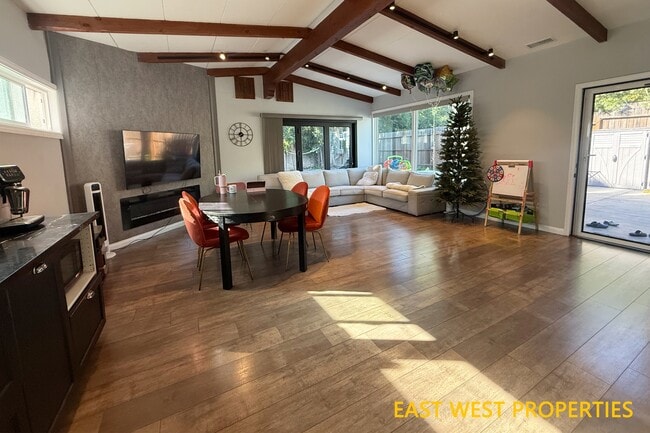 Building Photo - 4337 Coolidge Ave