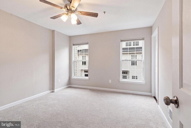 Building Photo - 986 Harrison Cir