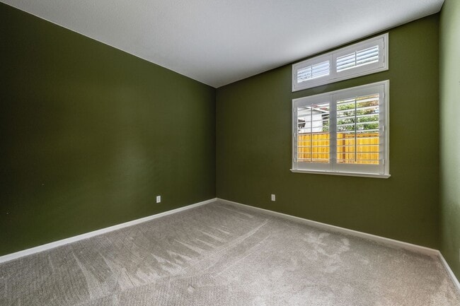 Building Photo - Stunning Folsom Split-Level Home with Pool & 3-Car Garage in Quiet Cul-De-Sac