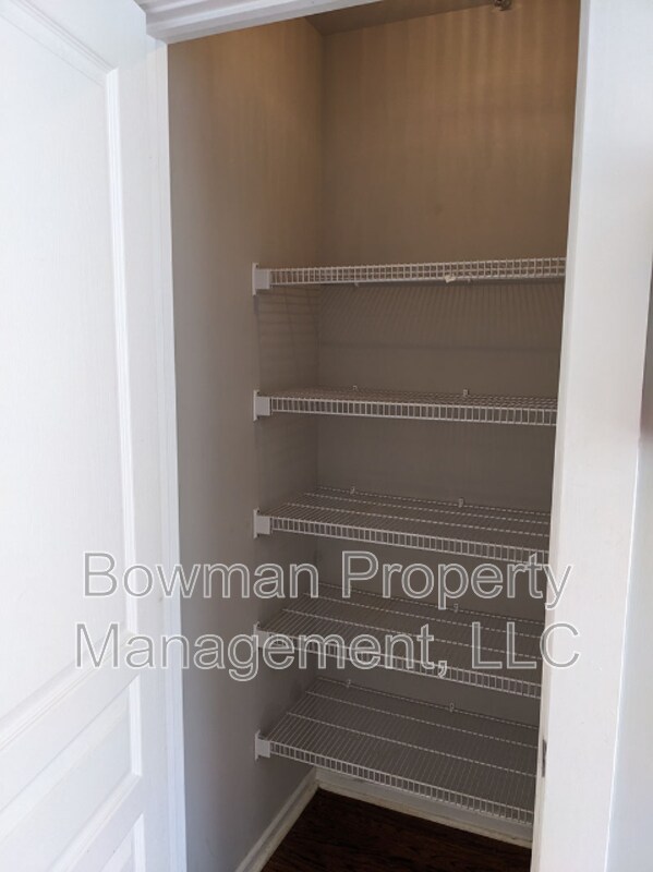 Building Photo - 660 S Barnett Shoals Rd