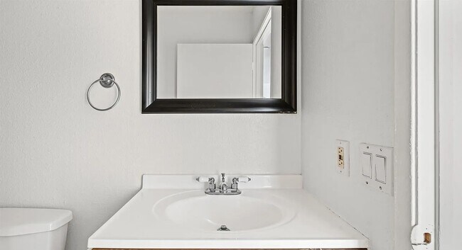 Building Photo - 1551 Broadway