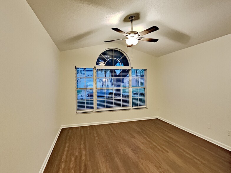 Building Photo - 15854 Bay Vista Dr