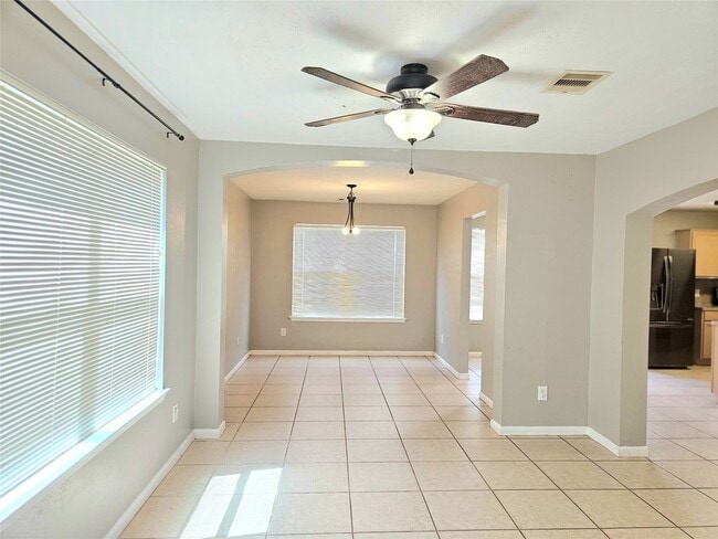 Building Photo - 18930 Larkspur Hills Dr