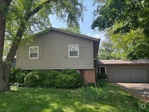 Building Photo - 721 S Vista Dr