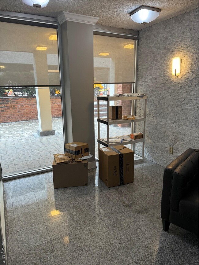 Building Photo - 190 1st St