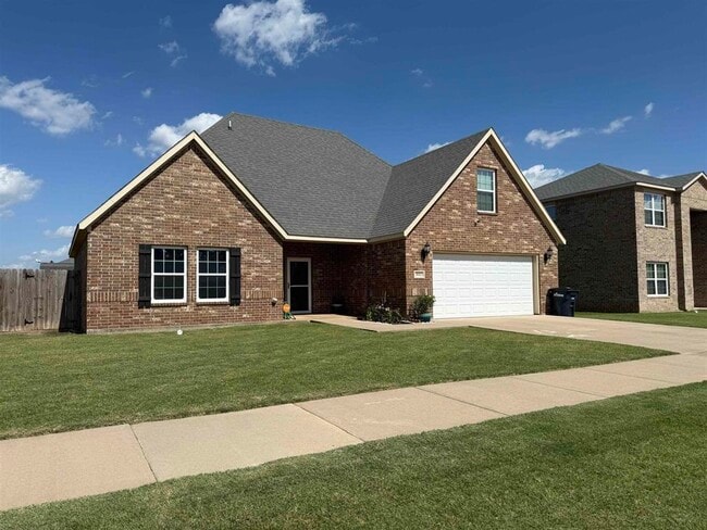 Primary Photo - 3623 Plantation Dr