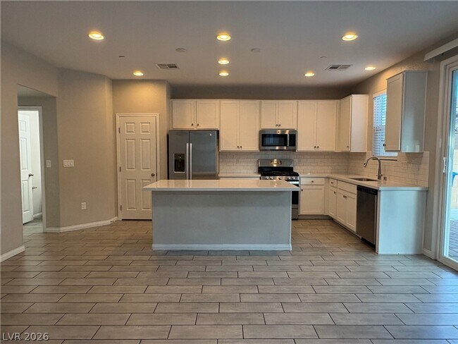 Building Photo - 6583 Dove Pt Pl