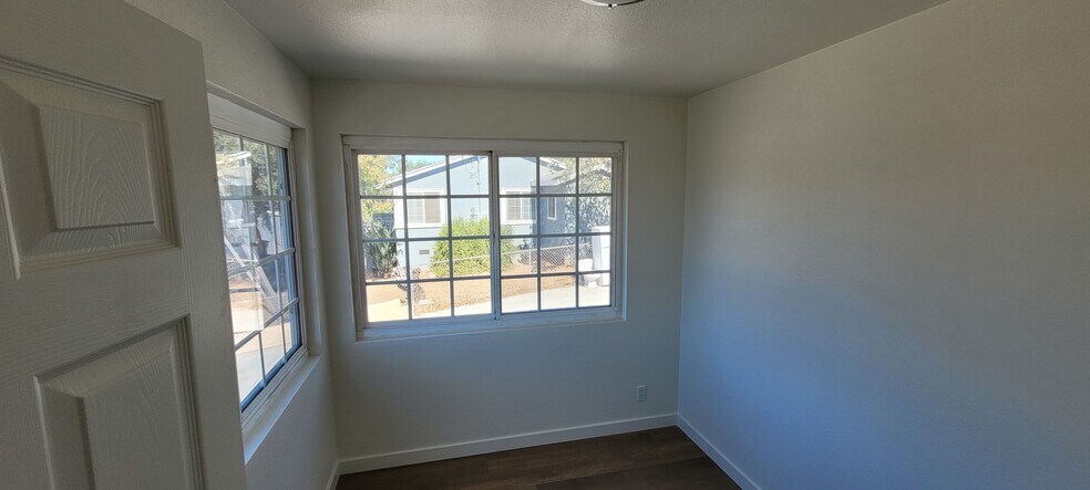 Building Photo - 2103 Drescher St