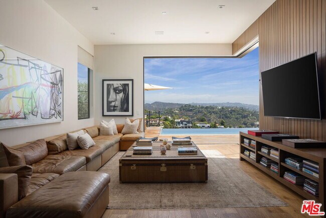 Building Photo - 1030 Somera Rd