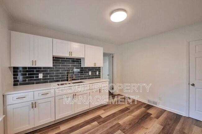 Building Photo - 1332 Willis Mill Rd SW