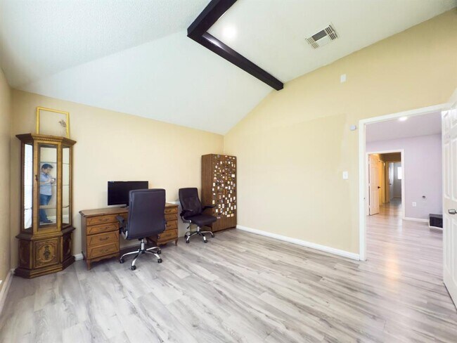 Building Photo - 6506 Briar Glade Dr