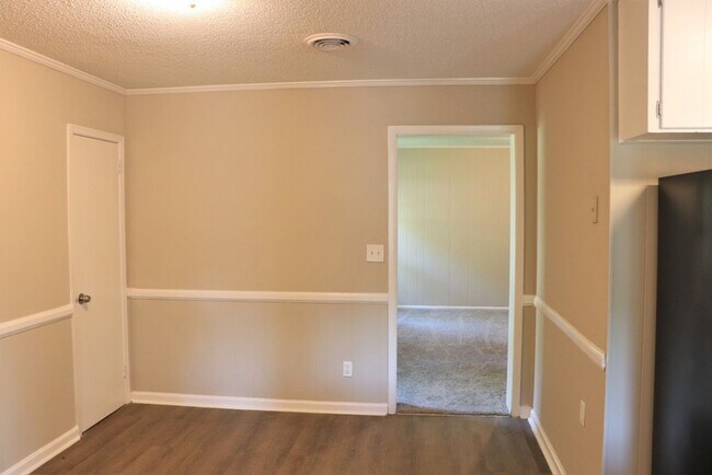 Building Photo - Handsome  3-bedroom ranch home!