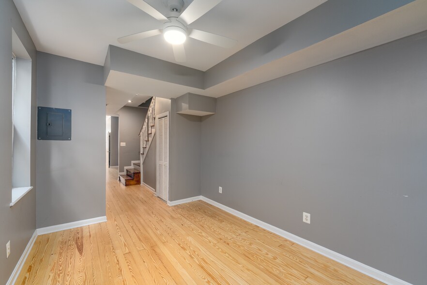 Building Photo - 926 S Hanover St