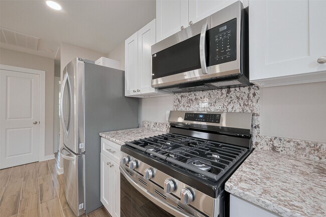 Building Photo - 4111 Beggs St
