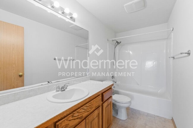 Building Photo - Welcome to your new home in Airway Heights...