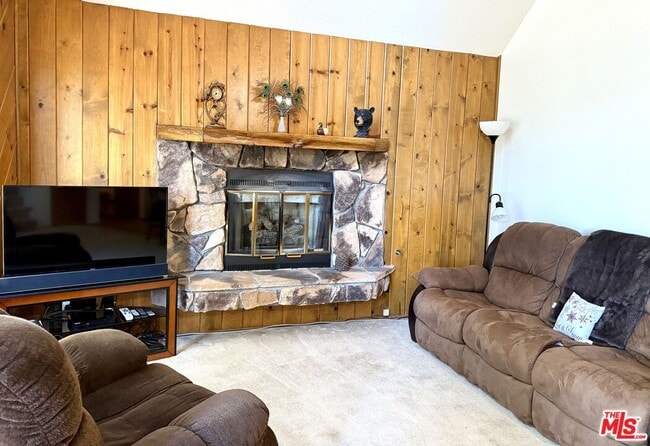 Building Photo - 701 Pinnacle Dr