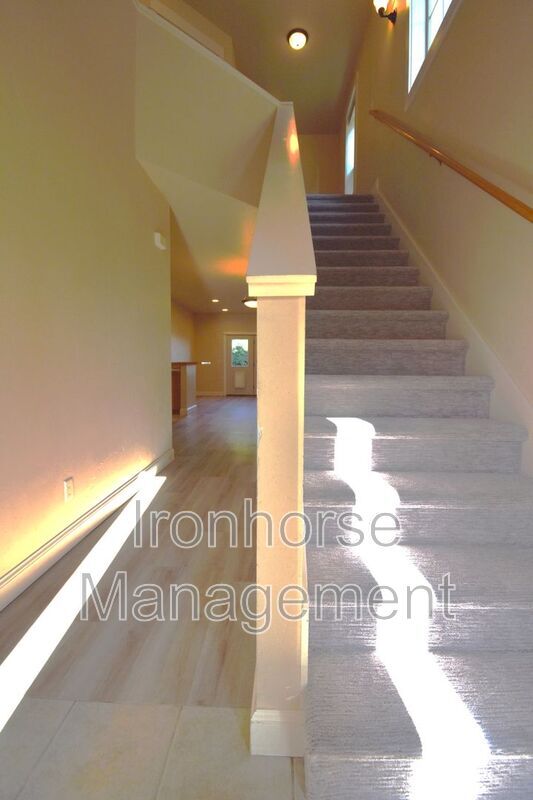 Building Photo - 623 Westgate Ave