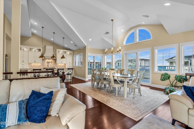 Building Photo - 2 Tradewinds Ln