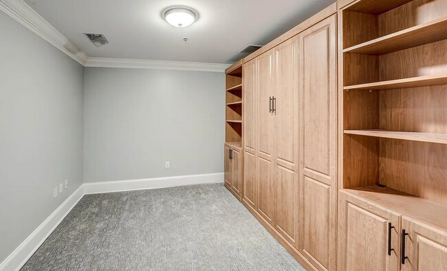 Building Photo - 1560 Blake St