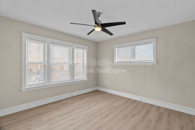 Building Photo - 4102 California Ave