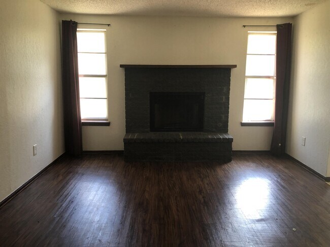 Building Photo - 4220 SE 49th St