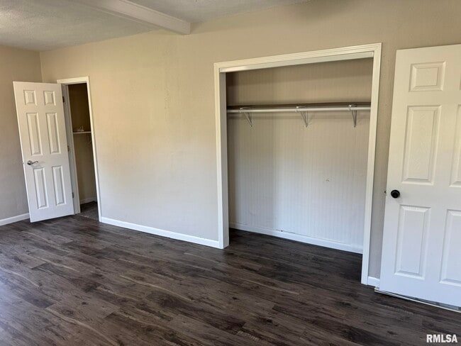 Building Photo - 2826 W 47th St