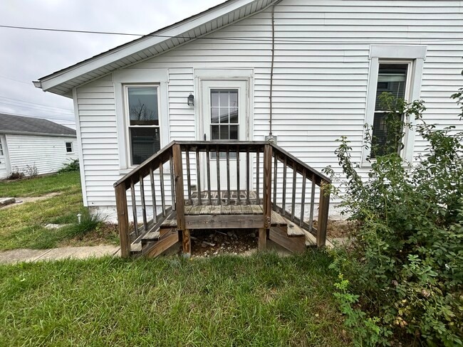 Building Photo - 908 Garfield Ave